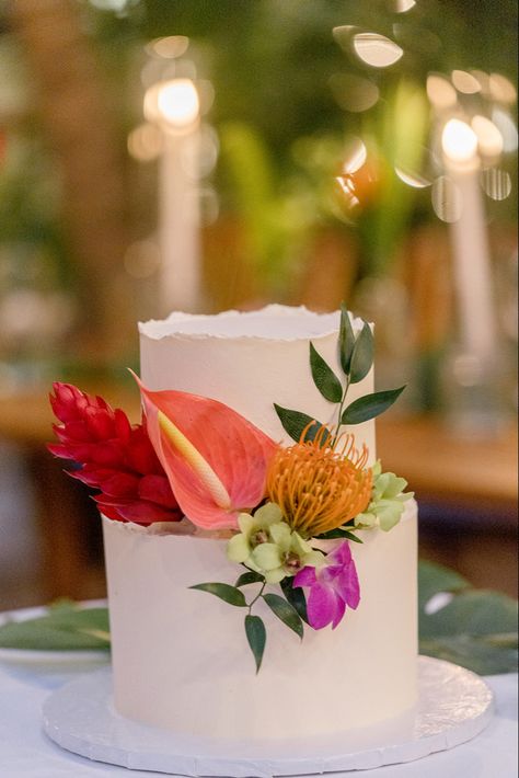 Two Tier Tropical Wedding Cake, Jamaican Beach Wedding, Wedding Brazil, Simple Wedding Cake Tropical, Beach Wedding Flower Arrangements, Caribbean Wedding Flowers, Wedding Cake With Tropical Flowers, Beach Tropical Wedding, Destination Wedding Cake