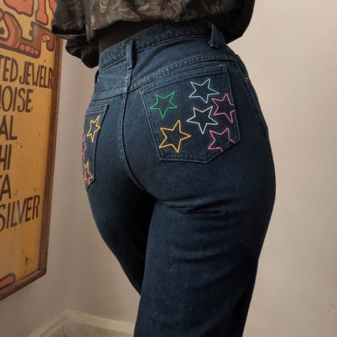 Reworked Embroidered Back Pocket Star Jeans Pant Pocket Painting, Jeans Back Pocket Embroidery, Back Pocket Designs Jeans Painting, Star Embroidery Jeans, Painting On Jeans Pocket, Paint Jeans Ideas, Swaggy Pants, Jean Embroidery Ideas, Jean Pocket Painting