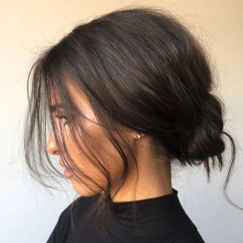 Easy Formal Hairstyles, Wedding Hair Colors, Wedding Hair Inspiration, Penteado Cabelo Curto, Long Wavy Hair, Formal Hairstyles, Salon Design, Wedding Hair And Makeup, Messy Hairstyles