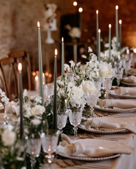 Candles Wedding Table, Taper Candles Wedding, Wedding Flower Trends, Crazy Wedding, Candles Wedding, Lily Wedding, Table Scapes, Rustic Wedding Venues, Flower Studio