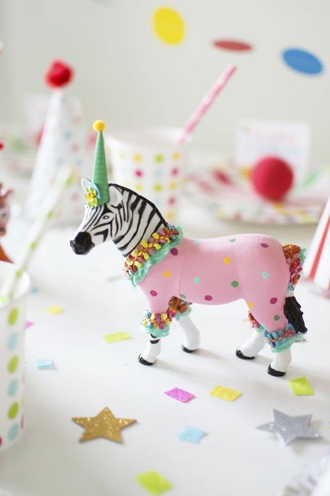 Plastic Animal Crafts, Animal Parade, Circus Animals, Animal Birthday Party, Party Animals, Carnival Birthday, Circus Birthday, Circus Theme, Circus Party