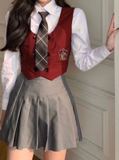 Cute Gryffindor Uniform, Gryfindor Girl Uniform, Cute Hogwarts Uniform, Harry Potter Clothes Gryffindor, Hogwarts Inspired Outfits Gryffindor, Gryffindor Outfit Uniform, Kpop School Outfits, Harry Potter Gryffindor Outfits, Harry Potter Outfit Ideas Gryffindor