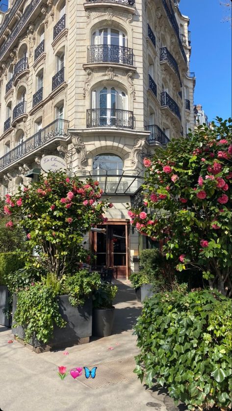 Paris Suburbs Aesthetic, Suburbs Aesthetic, Paris Suburbs, City Aesthetics, Beauty Place, French Life, Romantic Paris, European Aesthetic, Master's Degree