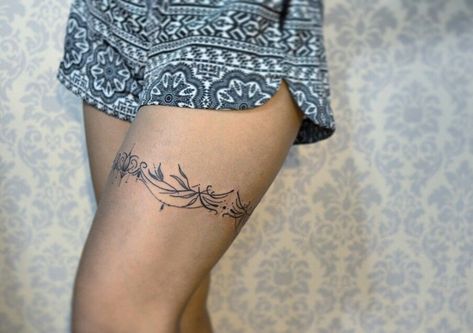 Thigh Band Tattoo, Thigh Garter Tattoo, Leg Band Tattoos, Side Thigh Tattoos, Best Leg Tattoos, Thigh Band, Tattoo Band, Garter Tattoo, Floral Thigh Tattoos