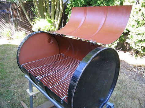 How to Build Your Own BBQ grilll from a food grade barrel - like a honey barrel  My Grill! Oil Drum Bbq, Grill Diy, Barrel Grill, Barrel Bbq, Backyard Bbq Grill, Barrel Projects, Diy Grill, Welding Ideas, 55 Gallon Drum