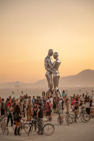 Burning Man Art Installation, Burning Man Aesthetic, Burning Man People, Burning Man Images, Burning Man Sculpture, The Burning Man Festival, Music Festival Aesthetic, Africa Burn, Fyre Festival