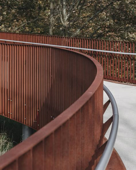 Timber Walkway, Bridge Railing Design, Guard Rail Design, Bridge Landscape Architecture, Stairs And Ramps Architecture, Cool Ramps Architecture, Ramp And Stairs Architecture, Outdoor Bridges, Balustrade Design