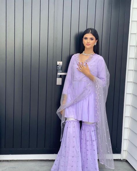 Purple Desi Clothes, Purple Desi Outfit, Purple Desi Dress, Purple Indian Suit, Purple Punjabi Suit, Eid Inspo Outfits, Purple Indian Outfit, Pretty Suits, Asian Fits