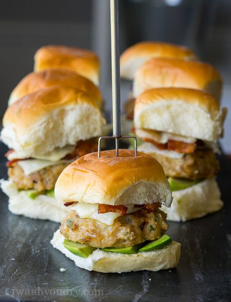 Mini Chicken Burgers, Chicken Balsamic, California Chicken, Sliders Recipes Chicken, Avocado Chicken, Community Table, Burger Sliders, Chicken Sliders, Chicken Patties