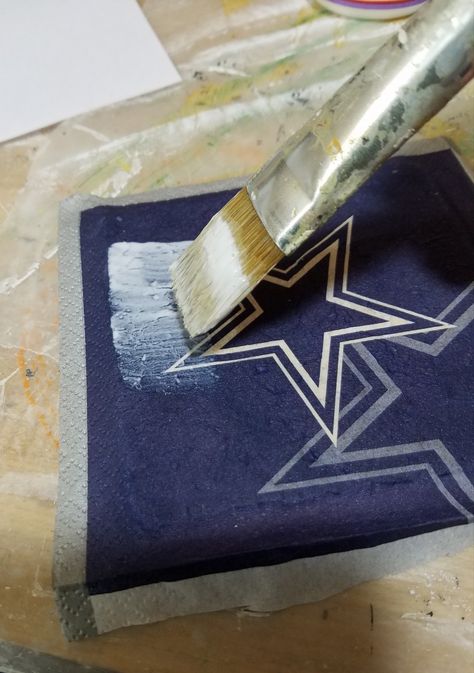 Diy Dallas Cowboys Decor, Diy Dallas Cowboys Gifts, Dallas Cowboys Crafts, Vinyl Coasters, Sports Template, Coasters Tile, Pink Texas, Diy Coasters Tile, Dallas Cowboys Gifts