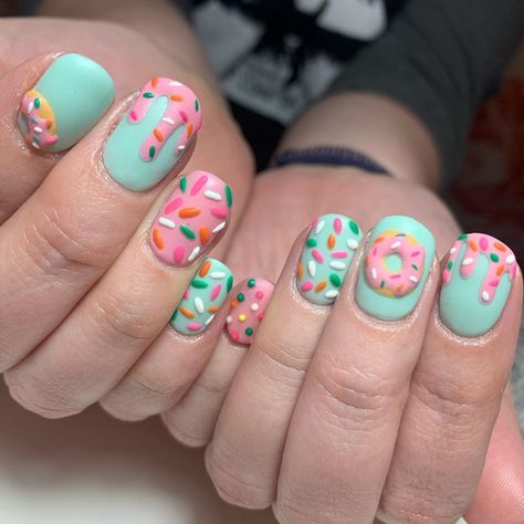 Dessert Nail Art, Donut Nails Acrylic, Donut Nails Design, Sprinkle Nail Art, Candy Themed Nails, Candyland Nails, Candy Land Nails, Nail Designs For Easter, Candy Nails Designs