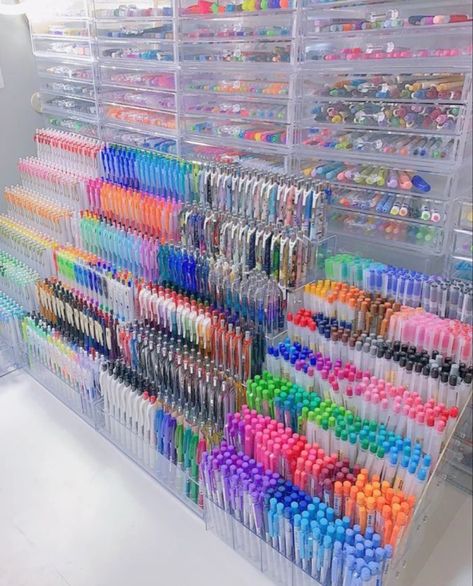 Pretty School Supplies, Stationery Obsession, Cute Stationary School Supplies, Cute School Stationary, Cool School Supplies, Stationery Essentials, Study Stationery, Pen Organization, Stationary School