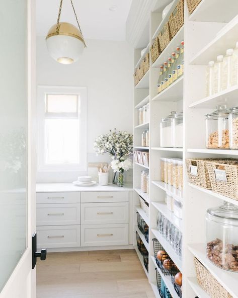 Bulter's Pantry Inspiration Round Up — Farmhouse Living City Bedroom, White Pantry, Pantry Inspiration, Cambridge House, Farmhouse Pantry, Pantry Closet, Butlers Pantry, Kitchen Pantry Design, Pantry Shelf