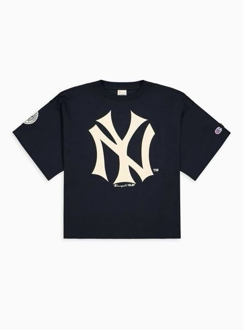 #mlb #yankees #baseballshirt #baseballmerch #neyyorkshirt #men'st-shirts #mensfashion #mensoutfitinspo #fashioninspo #2000saesthetic #y2k #streetwear #streetstyle Mlb Yankees, Yankees T Shirt, Lookbook Outfits, Dream Clothes, Fashion Killa, New York Yankees, School Outfits, Look Cool, Aesthetic Clothes