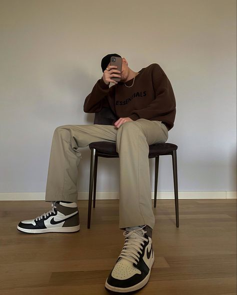 Grey Wall Aesthetic, Air Jordan Outfits Men, Air Jordan 1 Outfit Men, Fear Of God Nike, Brown Jordan 1, Air Jordan 1 Grey, Nike Jordan Outfit, Nike Air Air, Jordan 1 Outfit Men