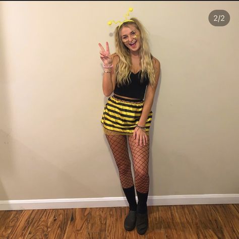 Cute Bee Costume Woman, Bee Halloween Costumes Women, Diy Bee Costume Women, Bumble Bee Costume Women, Bee Costume Women's, Diy Bumblebee Costume, Bumblebee Makeup, Bee Costume Diy, Bee Cosplay