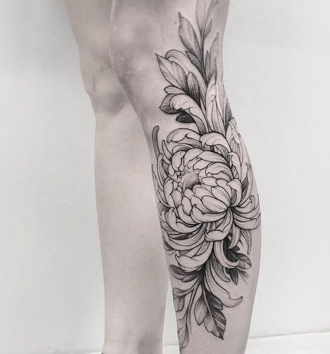 Chrysanthemum Tattoo Hip, Chrysanthemum Tattoo Thigh, Chrysthemum Flower Tattoo, Chrysanthemum Tattoo Shoulder, Black Chrysanthemum Tattoo, Alex Tabuns, Rose Shoulder Tattoo, Chrysanthemum Tattoo, Watercolor Tattoo Flower