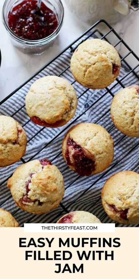 Surprise Muffins Recipe, Fast And Easy Muffins, Muffin With Jam Filling, Jam Filled Muffins Recipe, Easy Bake Muffins, Easy Homemade Muffins Simple, Dessert With Jam, Fast Muffin Recipes, Recipes To Use Up Jam