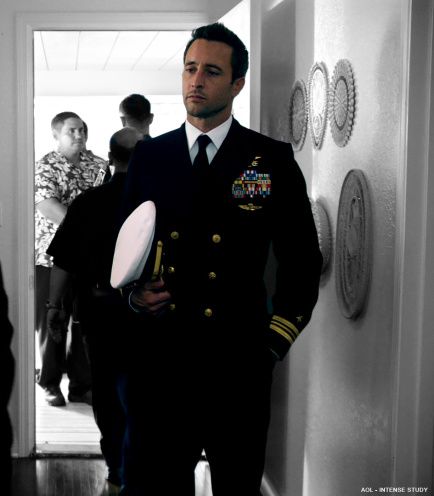 An Officer And A Gentleman, Alex Love, Steve Mcgarrett, Grace Park, Steve Mc, Navy Uniforms, Scott Caan, Cop Show, Alex O Loughlin