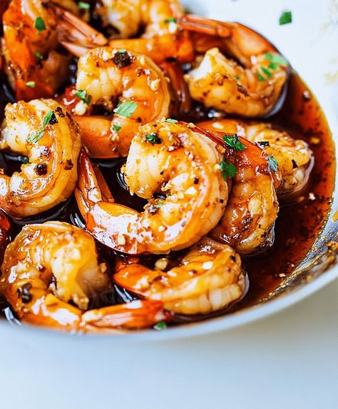 Easy Honey Garlic Shrimp Recipe Honey Garlic Ginger Shrimp, Hot Honey Shrimp Recipes, Easy Honey Garlic Shrimp, Under The Sea Food, Honey Shrimp, Sweet Chili Sauce Recipe, Honey Garlic Shrimp, Buffalo Shrimp, Shrimp Recipe