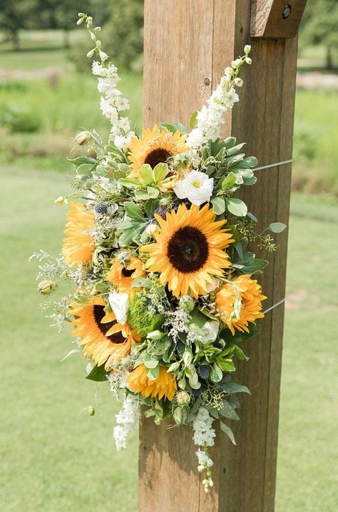 Country Wedding With Sunflowers, Sunflower Aisle Decor, White Roses And Sunflower Bouquet, Sunflower Spring Wedding, Sage Green And Sunflower Wedding, Sunflower Wedding Arrangements, Sunflower Wedding Colors, Future Airplane, Wedding Cake With Green