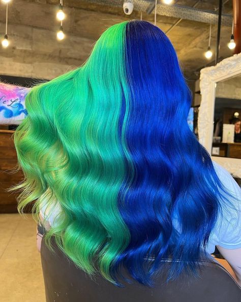 Dark Blue And Green Hair, Green And Blue Hair, Blue And Green Hair, Yellow Hair Color, Split Dyed Hair, Split Hair, Dyed Hair Inspiration, Yellow Hair, Creative Colour