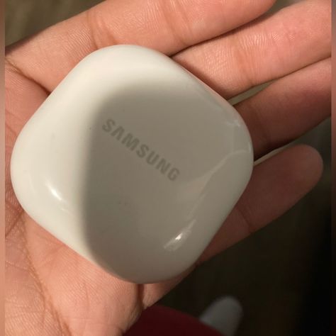 Samsung ear buds Left ear,Right ear ,used ,re-cleaned only user at least 3 times Airpods In Ear, Samsung Airpods, Samsung Earbuds, Im Serious, Ear Buds, Cash App, Feel Safe, Apple Magic Mouse, Vision Board