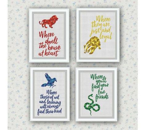 15 Bookish Cross Stitch Patterns for All Stitchers Slytherin Logo, Harry Potter Cross Stitch, Harry Potter Cross Stitch Pattern, Cross Stitch Harry Potter, Logo Pdf, Ravenclaw Slytherin, Harry Potter Hogwarts Houses, Crochet Bookmark, Harry Potter Crafts