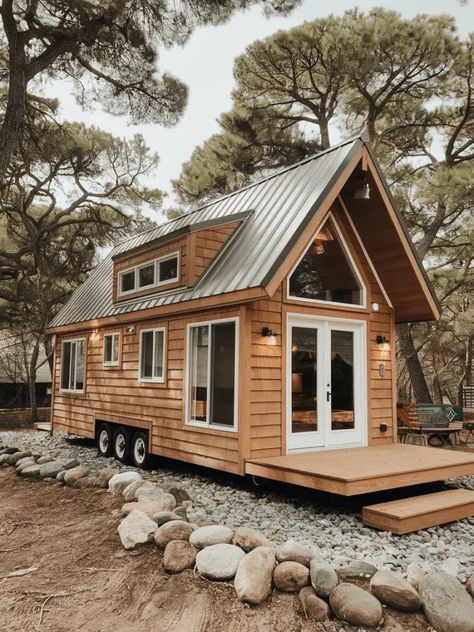 Low Cost Tiny House Ideas: 5 Cheap Ways to Build Your Own Tiny House on a <$20K Budget Tiny Homes From Storage Buildings, Tiny Houses For Families, One Room Guest House, Tiny House Cabin Plans, Tiny House Portable, Tiny Home Trailer Plans, Moveable Tiny House, Mini Home Layout, Two Story Tiny House Floor Plans