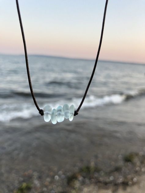 Moana Jewelry, Mermaid Jewlery, Sea Glass Jewelry Diy, Sea Glass Crafts Jewellery, Glass Aesthetic, Leather Beaded Necklace, Beach Glass Necklace, Beach Finds, Wine Glass Art