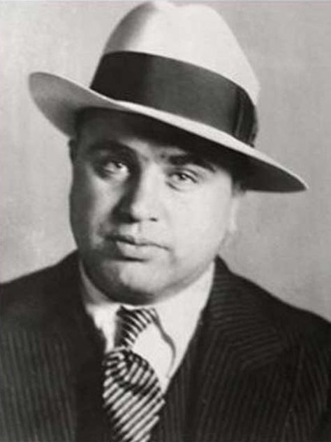 [70+] Al Capone Wallpaper on WallpaperSafari 1920s Gangsters, Real Gangster, Chicago Outfit, Mafia Gangster, Al Capone, Best Dressed Man, The Windy City, Roaring Twenties, White Photo