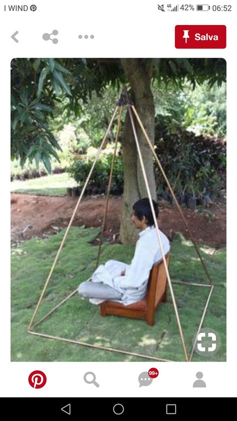 Puja Peetalu, Meditation Pyramid, Outdoor Meditation, Copper Pyramid, Meditation Corner, Meditation Rooms, Meditation Garden, Easy Meditation, Diy Bird Feeder