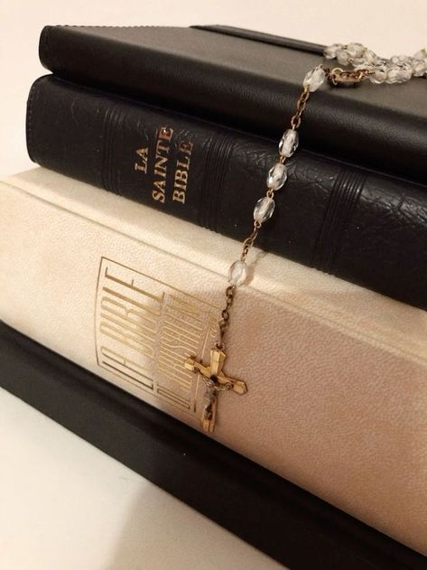 Catholic Bio Ideas, Christiancore Aesthetic, The Bible Aesthetic, Biblical Aesthetic, Catholic Church Aesthetic, Religion Aesthetic, Christianity Aesthetic, Christian Mystic, Religious Aesthetic