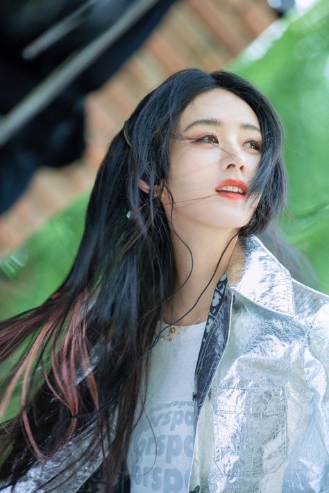 Princess Agents, Beauty Magazine, Chinese Actress, Blackpink Fashion, Cosmopolitan, Fashion Beauty, Drama, Actresses, Long Hair Styles