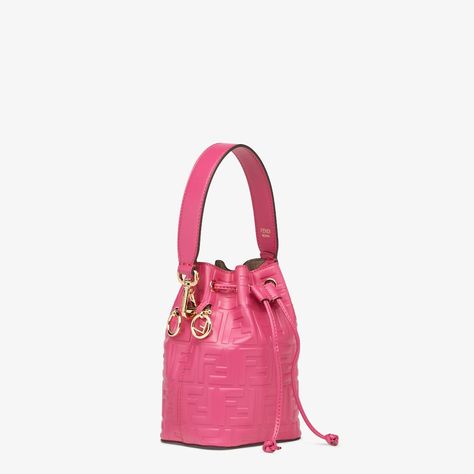 Small Mon Tresor bucket bag in fuchsia leather with embossed FF motif with a three-dimensional texture. Lined and with gold-finish metalware. Featuring two detachable shoulder straps, one long and one short, to wear the bag over the shoulder or cross-body. Made in Italy Pink Fendi, Fendi Store, Fendi Logo, Exclusive Gift, Boots And Sneakers, Small Leather Goods, Leather Mini, Golf Bags, Three Dimensional