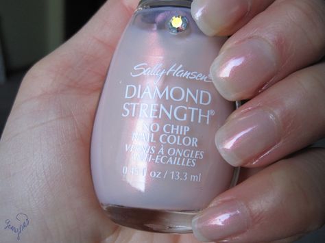 Sally Hansen - Brilliant Blush Sally Hansen Diamond Strength Nail Polish, Sally Hansen Diamond Strength Polish, Translucent Nail Polish, Sally Hansen Diamond Strength, Nail Paint Shades, Sally Hansen Nail Polish, No Chip Nails, Sally Hansen Nails, Pretty Gel Nails