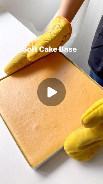 Cake Sandwich Recipe, Making Cakes, Soft Cake Recipe, Making Cake, Soft Cake, Fluffy Cake, How To Bake Sponge Cake, Cake Baking, Girly Cake Ideas