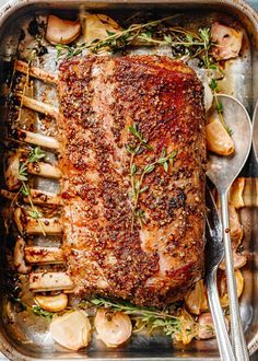 Roasted Rack of Lamb Recipe with Butter Sauce - #lamb-rack #recipe #eatwell101 - This Garlic Roasted Rack of Lamb is the most elegant family holiday dinner ever! - #recipe by #eatwell101® Aesthetic Knifes, Lamb Recipes Oven, Knives Aesthetic, Lamb Rack Recipe, Roasted Rack Of Lamb, Lamb Roast Recipe, Lamb Rack, Folding Napkins, Roast Rack Of Lamb