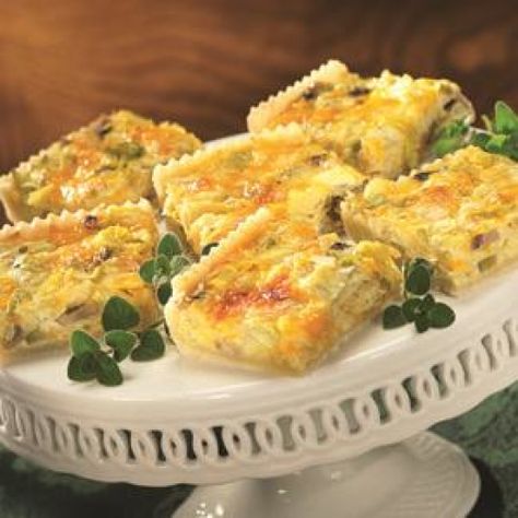 baked-artichoke-squares Artichoke Squares, Artichoke Recipe, Crisco Recipes, Baked Artichoke, Monterey Jack, No Calorie Foods, Appetizer Dips, Yummy Appetizers, Artichoke