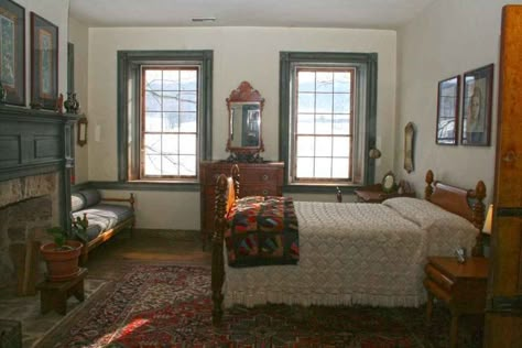 Colonial House Interior, Colonial Colors, Dream House Aesthetic, Colonial Homes, Country Bedroom, Historic Preservation, National Trust, Colonial House, Historic Home