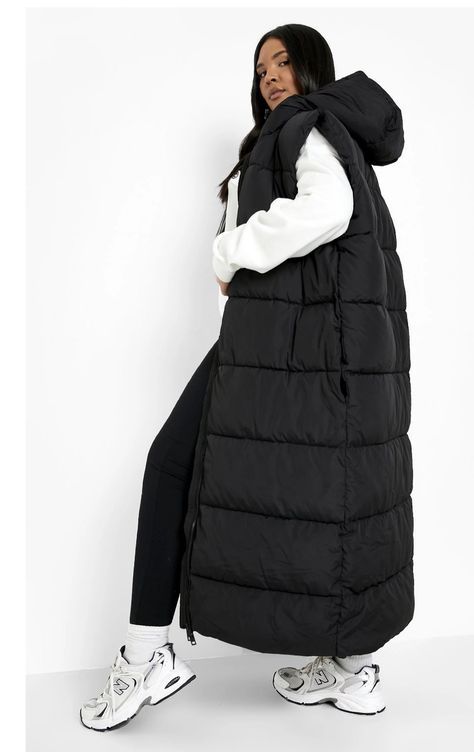 Puffer Vest Long Outfit, Long Puffer Vest Outfit Street Style, Long Black Vest Outfits For Women, Long Black Puffer Vest Outfit, Long Puffy Vest Outfit, Puffer Vest Outfit Street Style, Long Black Vest Outfit, Long Puffer Vest Outfit, Long Vest Outfit