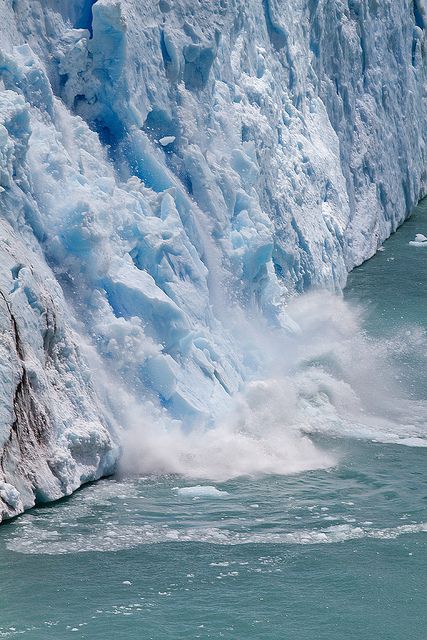 . Argentina Photo, Glaciers Melting, Patagonia Argentina, Ushuaia, Incredible Places, Lovely Things, Amazing Nature, Natural World, Beautiful World