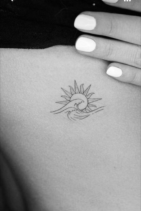 Sun Beach Tattoo, Tattoo Grandparents, Summer Tattoo Ideas, Grandparents Tattoo, Beach Tattoo Ideas, Maching Tattoos, Sunflower Tattoo Shoulder, Simple Tattoos For Women, Small Girly Tattoos