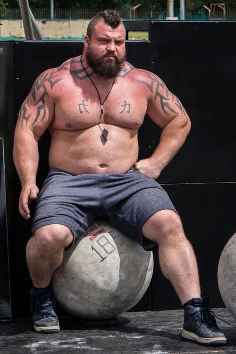 Urban Bear Eddie Hall, Martial Arts Photography, Male Bear, World's Strongest Man, Plus Size Male, Heptathlon, Chubby Men, Beefy Men, Muscle Bear