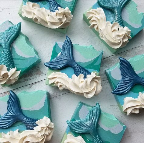 Soap Design Ideas, Cold Process Soap Designs, Mermaid Soap, Soap Display, Handmade Soap Recipes, Fancy Soap, Homemade Soap Recipes, Homemade Bath Products, Soap Packaging