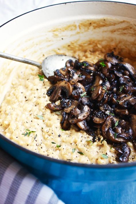 Okay, people. Everything I’m about to say to you is CRUCIALLY important, so I need you to not just scroll through and look at the pretty pictures…zone in for some life changing info. Th… Baked Mushroom Rice, Creamy Mushroom Rice, Mushroom Rice Recipes, Shabbat Recipes, Baked Mushrooms, Mushroom Rice, Creamy Rice, Recipetin Eats, Mushroom Risotto