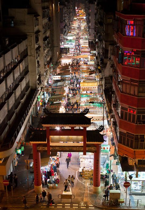 Mercado nocturno de Temple Street por Kip Cole / 500px Temple Street Night Market, Travel Baby Shower Theme, Travel Baby Showers, Travel Party Theme, World Street, China Hong Kong, Hong Kong Travel, World Cities, Night Market