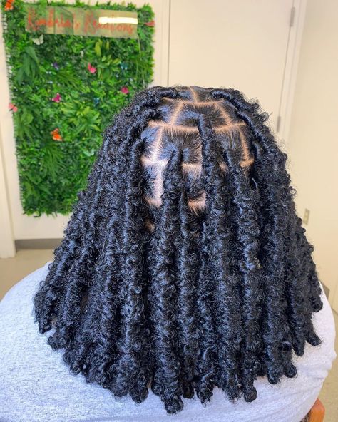 Bob Length Butterfly Locs, Loc Bob, Bob Length, Style Bob, Bob Braids Hairstyles, Butterfly Locs, Bob Braids, Birthday Hair, Natural Hair Twists