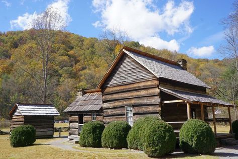 18 Best Places to Visit in North Carolina Brevard North Carolina, Chimney Rock State Park, Cape Hatteras National Seashore, Grandfather Mountain, Pisgah National Forest, Lake Lure, Western Nc, Scenic Travel, Best Vacation Spots