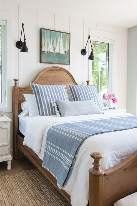 Lake House Bedding Blue and white Lake House Bedding, Blue And White Bedding, Teenage Room Decor, Lake House Bedroom, Coastal Bedrooms, Cottage Bedroom, Coastal Bedroom, Beach House Interior, House Bed